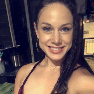 Meet your Posher, Felicia